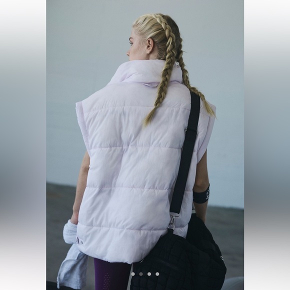 Free People X FP Movement In A Bubble Puffer Vest in Rose Quartz NWT - Picture 3 of 4